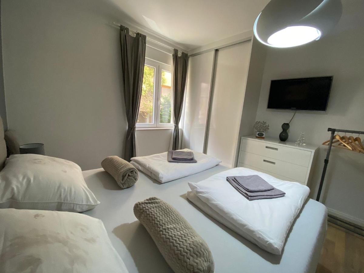 Apartament Toro *